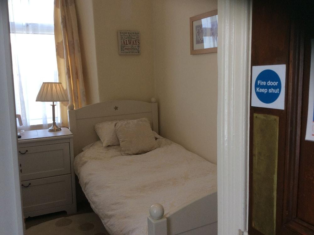 Witchingham B&B Holyhead Exterior foto