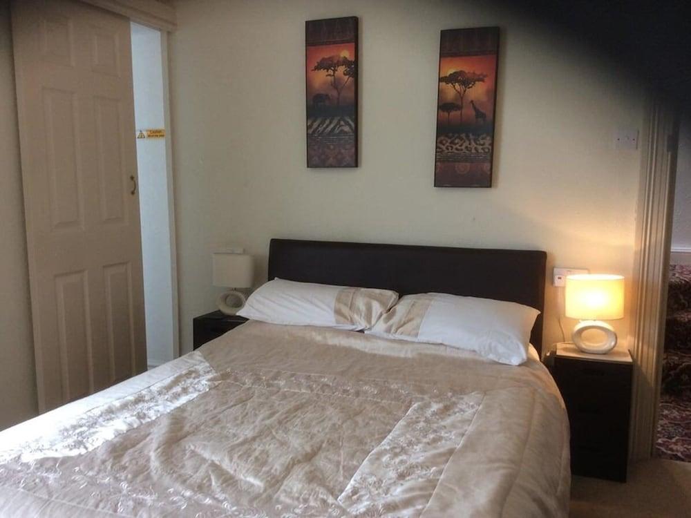 Witchingham B&B Holyhead Exterior foto