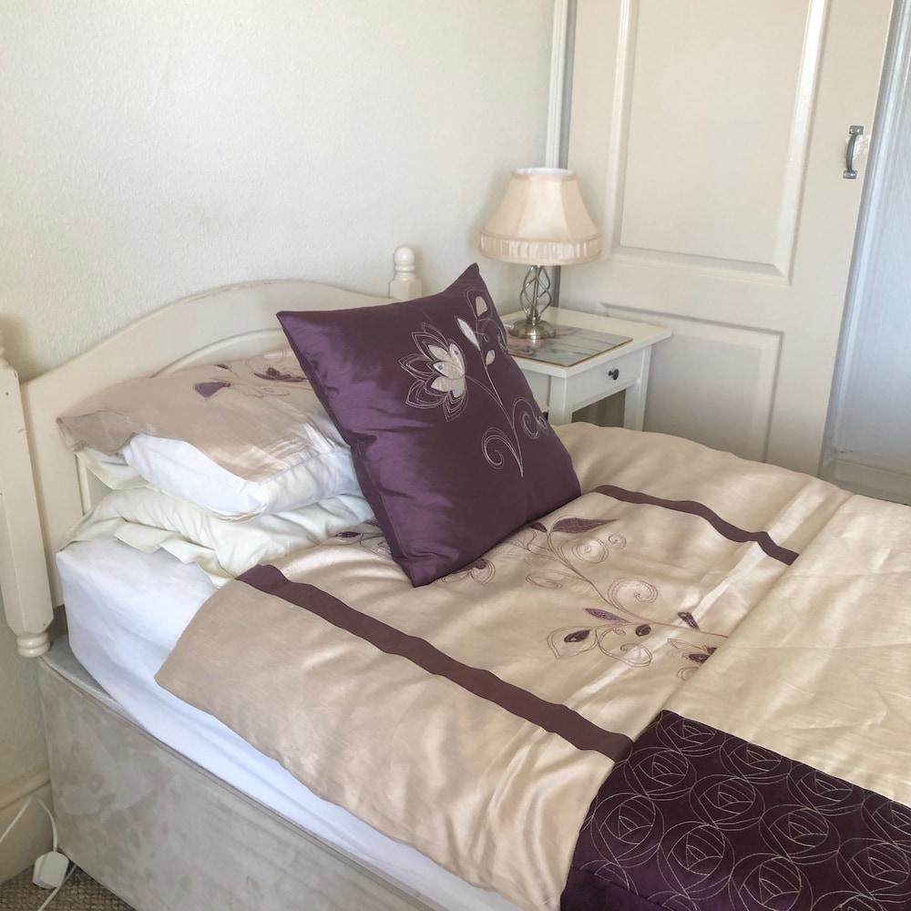 Witchingham B&B Holyhead Exterior foto